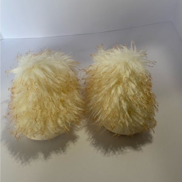 Fluffy Cream Slippers for Women - Picture 1 of 3